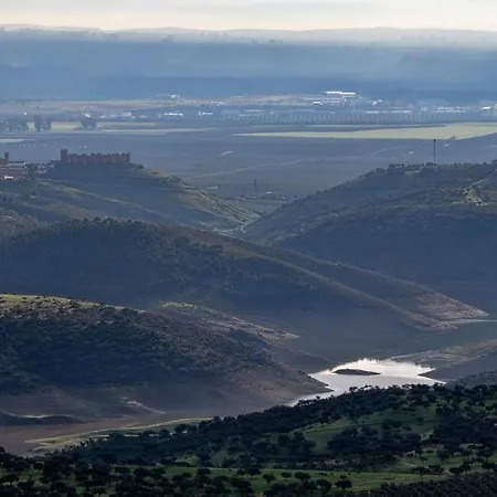 La De Laura Baños de la Encina
